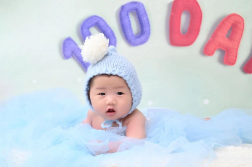 柳州宝宝不哭不闹正常吗