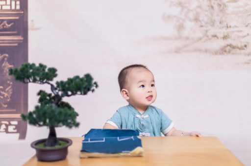 柳州宝宝喊肚子疼怎么回事